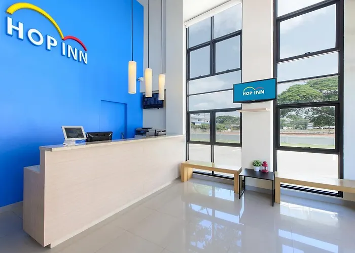 Hop Krung Thonburi Station Hotel