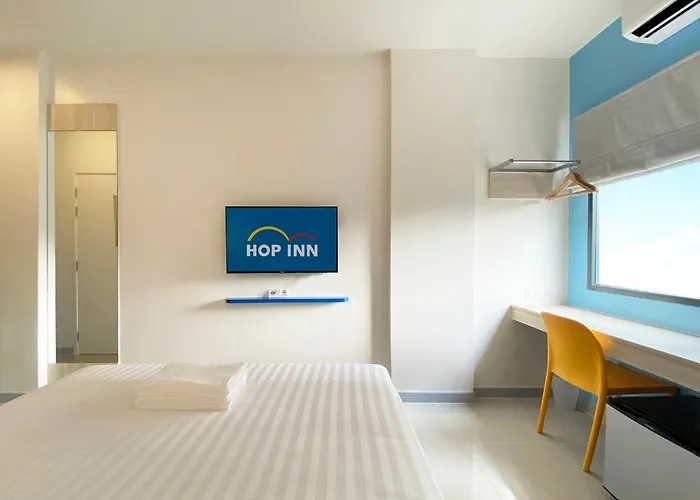 Hotel Hop Krung Thonburi Station 2*